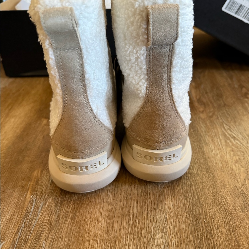 Sorel Winter Boots in Cream and Tan - Picture 4 of 6